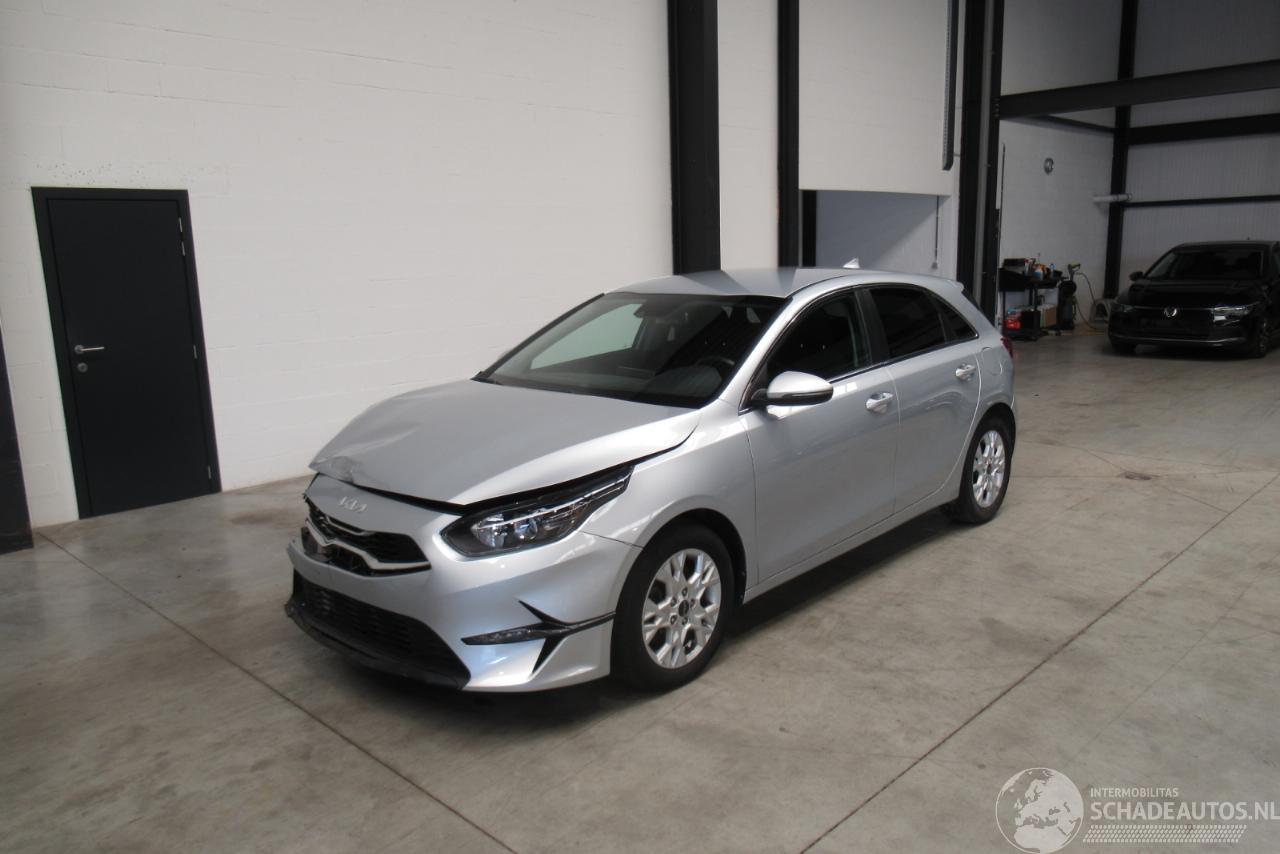 Kia Cee d SEDAN