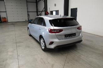 Kia Cee d SEDAN picture 3