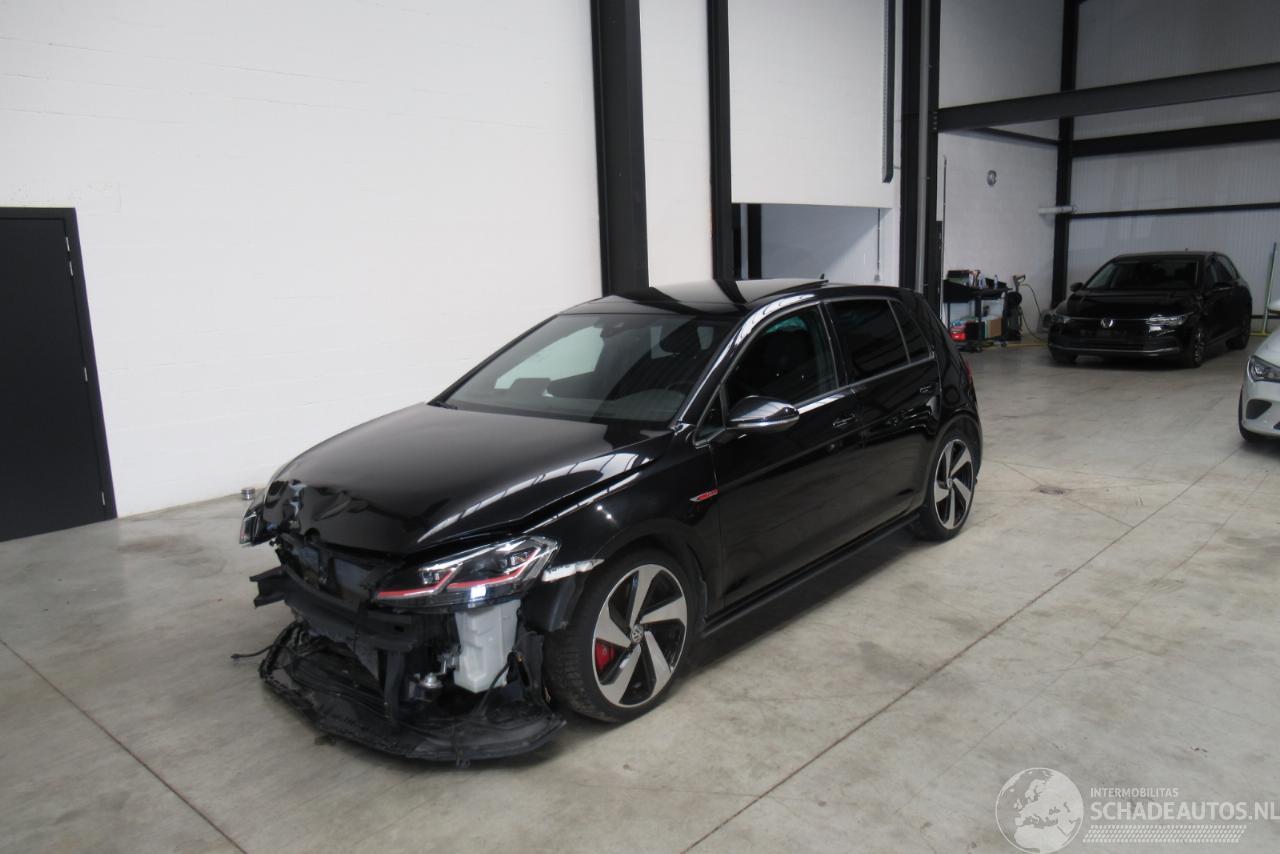 Volkswagen Golf PERFORMANCE
