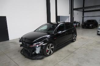 damaged passenger cars Volkswagen Golf PERFORMANCE 2018/4