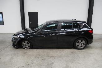 BMW 1-serie SEDAN picture 2
