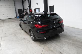 BMW 1-serie SEDAN picture 3