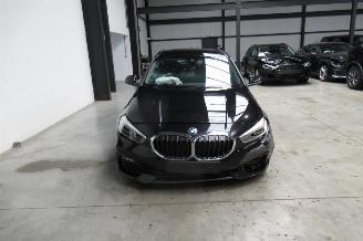 BMW 1-serie SEDAN picture 7
