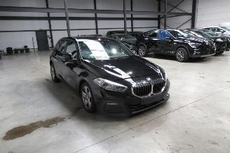 BMW 1-serie SEDAN picture 6