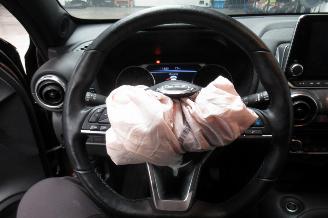 Nissan Juke SUV picture 25
