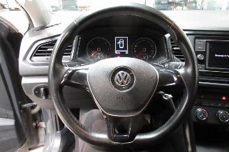 Volkswagen T-Roc SUV picture 27