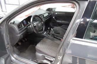 Volkswagen T-Roc SUV picture 22
