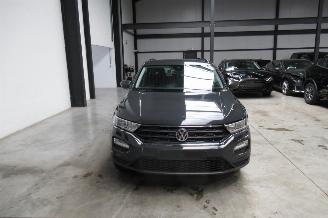 Volkswagen T-Roc SUV picture 7