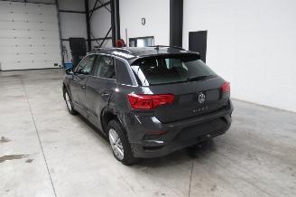 Volkswagen T-Roc SUV picture 3