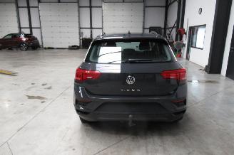 Volkswagen T-Roc SUV picture 4