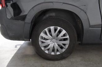 Peugeot Rifter ALLURE PACK picture 10