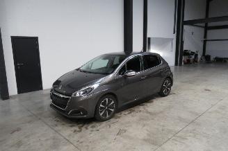 skadebil auto Peugeot 208 ALLURE PACK 2018/11