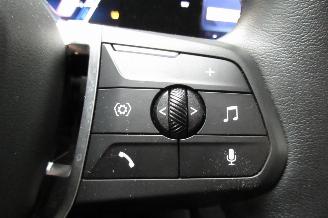 BMW iX1 SUV picture 24