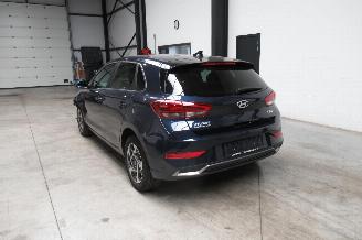 Hyundai I-30 SEDAN picture 3