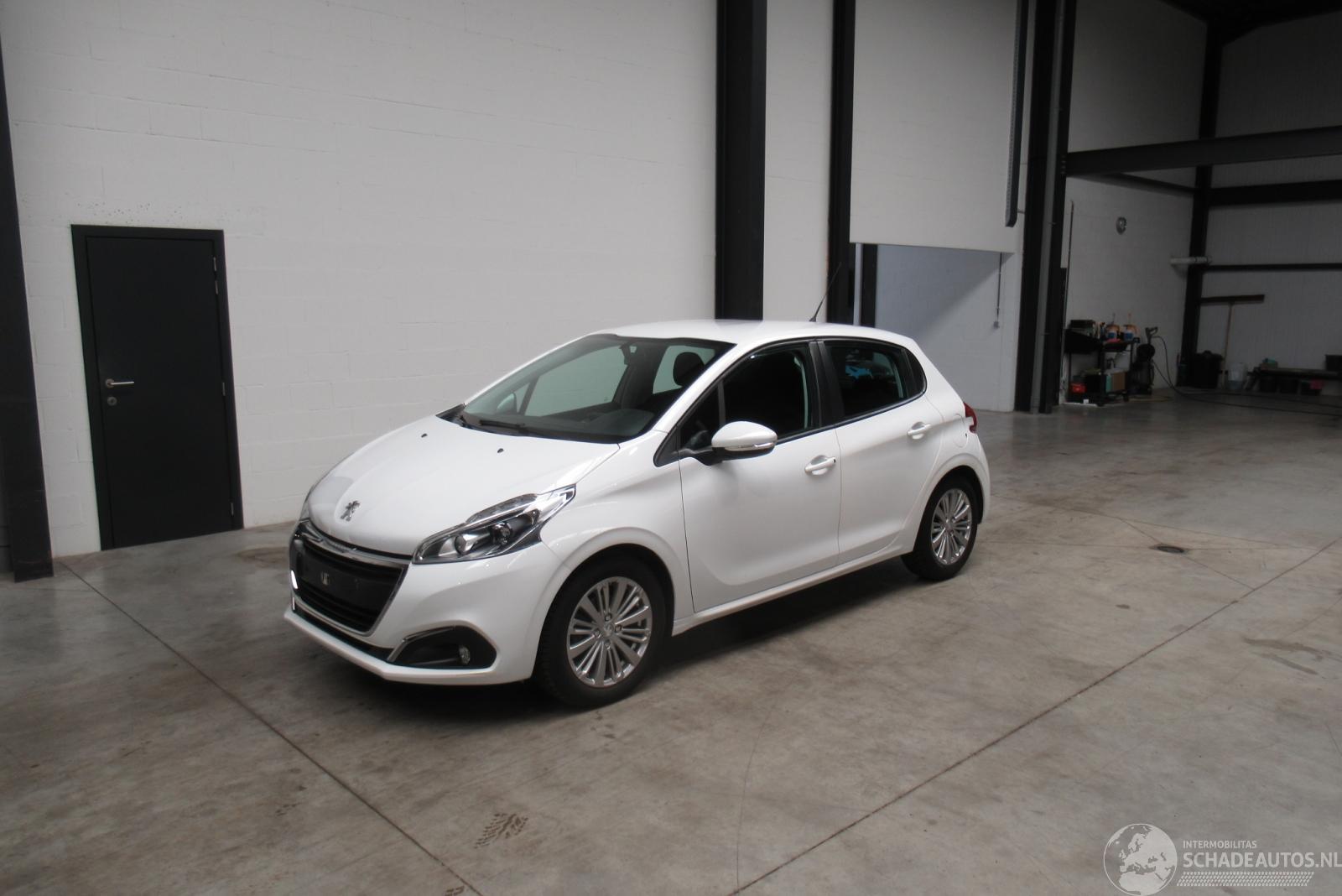 Peugeot 208 SEDAN