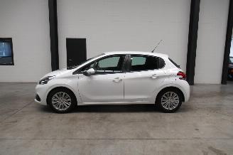 Peugeot 208 SEDAN picture 2