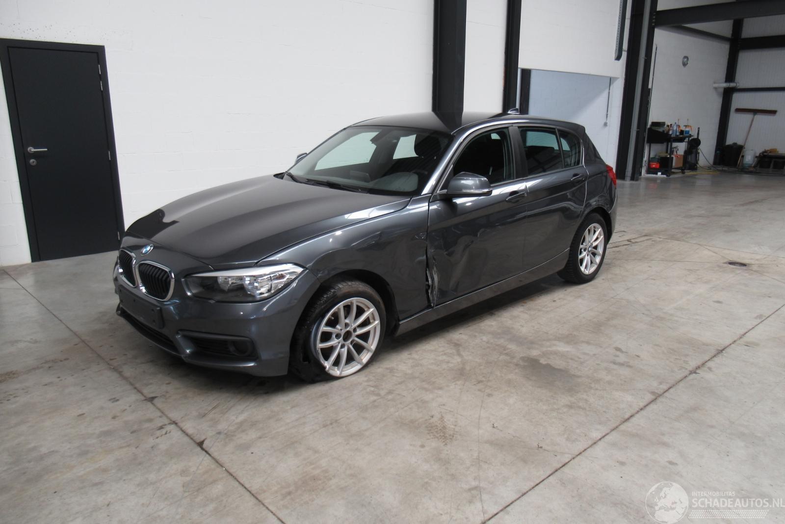 BMW 1-serie SEDAN