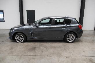 BMW 1-serie SEDAN picture 2