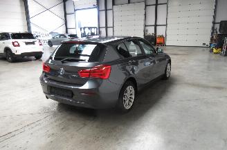 BMW 1-serie SEDAN picture 5