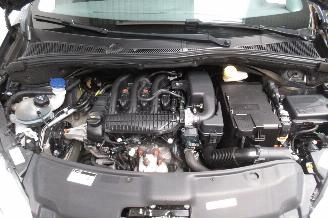 Peugeot 208 SEDAN picture 13