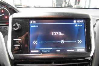 Peugeot 208 SEDAN picture 20