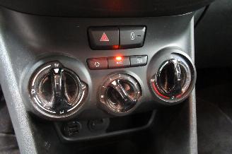 Peugeot 208 SEDAN picture 21