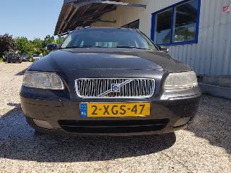 Volvo V-70 2.4 D5 Edition II picture 2