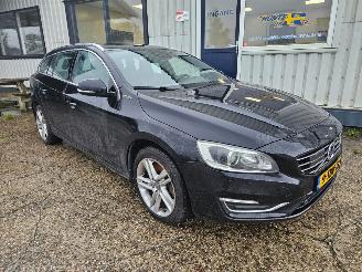 Volvo V-60 2.4 D6 AWD Plug-In Hybrid Summum picture 4
