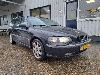 rozbiórka samochody osobowe Volvo V-70 2.5 T 2003/5