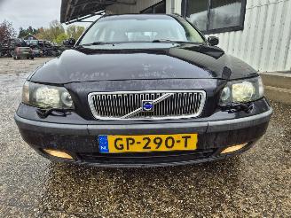 Volvo V-70 2.4 D5 picture 2