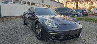 skadebil auto Porsche Panamera 4E-Hybride*Platinium*Panoramaschuifdak*Luchtvering*HeadUp*Sport Chrono Paket Plus*Ambiente*Bose Soundsystem*ACC*Camera Surround View* 2022/10