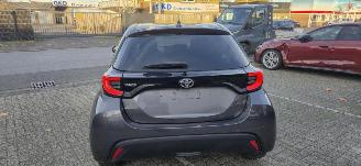 Toyota Yaris 1.5 benzin * Navigatie*LED*Aluminium velgen*Camera*trekhaak*KeylessGo* picture 6