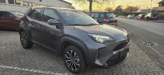 skadebil auto Toyota Yaris Cross 1.5L Hybride Automaat*LED*Camera*KeylessGo*Stoelverwarming*DAB*Airco* 2023/6
