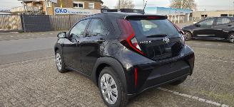 Toyota Aygo X Play*1.0L*Automaat*Ambiente*Navigatie*DAB*Camera picture 5