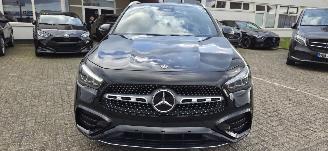 Mercedes GLA  picture 2