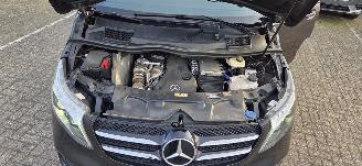 Mercedes V-klasse 300 Avandgarde Lang*9 persoons*AWD*Automaat*360 Camera*Ambiente*Navigatie*Nightvision*LaserLED*Trekhaak* picture 17