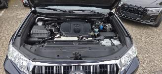 Toyota Landcruiser 2.8L D4D* 5 deurs* Automaat*Navigatie*Kamera*trekhaak* picture 4