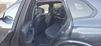 BMW X5 40i M Sport Xdrive*Ambiente*LED*HeadUp*Stoelen Leer/ Memory*ShadowLine*Live Cockpit*AppleCarplay*Parkeer Plus*Sound*Display Key picture 17