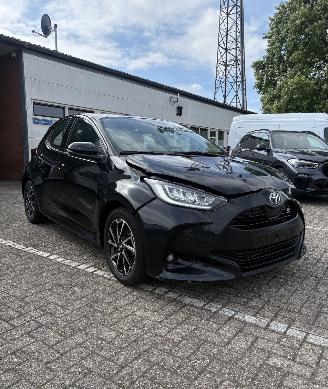 Toyota Yaris 1.5L VVTi 130 Hybride * LED*HeadUp*Trekhaak*Navigatie*Keyless* picture 7