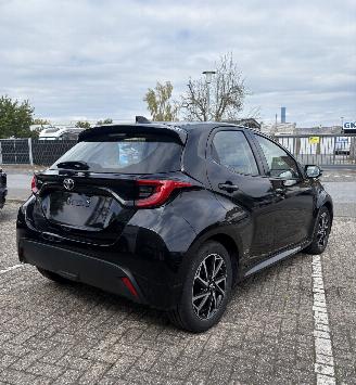 Toyota Yaris 1.5L VVTi 130 Hybride * LED*HeadUp*Trekhaak*Navigatie*Keyless* picture 5
