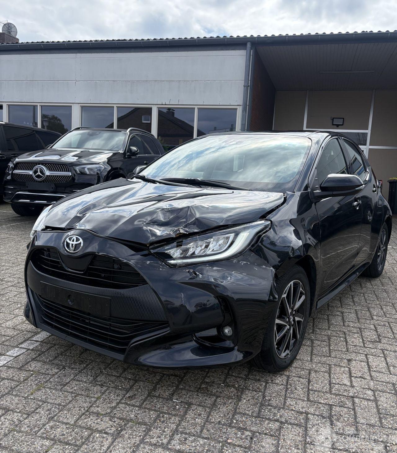 Toyota Yaris 1.5L VVTi 130 Hybride * LED*HeadUp*Trekhaak*Navigatie*Keyless*