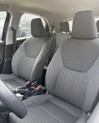 Toyota Yaris 1.5L VVTi 130 Hybride * LED*HeadUp*Trekhaak*Navigatie*Keyless* picture 10
