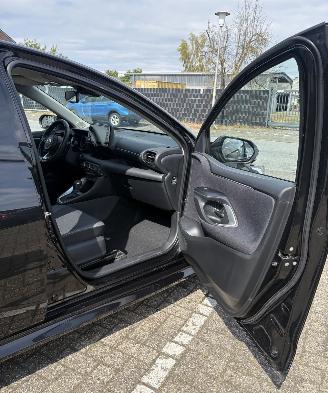 Toyota Yaris 1.5L VVTi 130 Hybride * LED*HeadUp*Trekhaak*Navigatie*Keyless* picture 19
