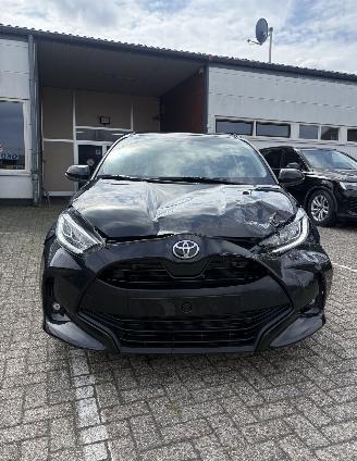 Toyota Yaris 1.5L VVTi 130 Hybride * LED*HeadUp*Trekhaak*Navigatie*Keyless* picture 8