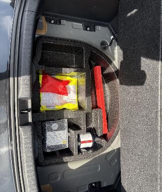 Toyota Yaris 1.5L VVTi 130 Hybride * LED*HeadUp*Trekhaak*Navigatie*Keyless* picture 17