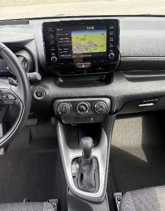 Toyota Yaris 1.5L VVTi 130 Hybride * LED*HeadUp*Trekhaak*Navigatie*Keyless* picture 12