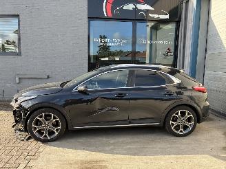 damaged passenger cars Kia Xceed KIA X-CEED 1.6D AUTOMAAT 2020 2020/2
