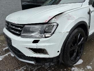 Volkswagen Tiguan VW TIGUAN 2.0D DSG 2018 7 ZIT picture 3