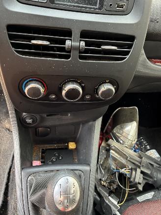 Renault Clio RENAULT CLIO 1.2I 2015 picture 20