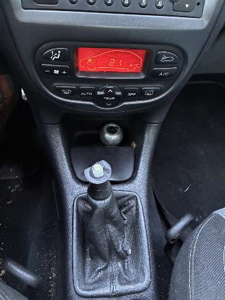 Peugeot 206 PEUGEOT 206cc 2004 1.6I picture 14